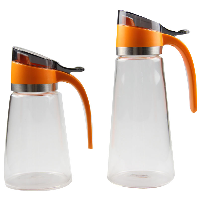 different size water carafe